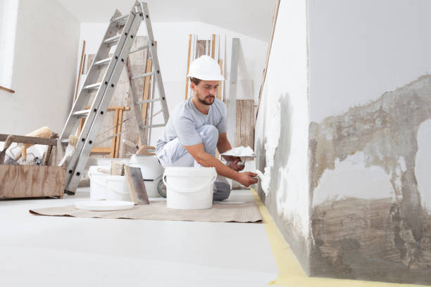 Best Trim and Molding Painting  in Roscommon, MI